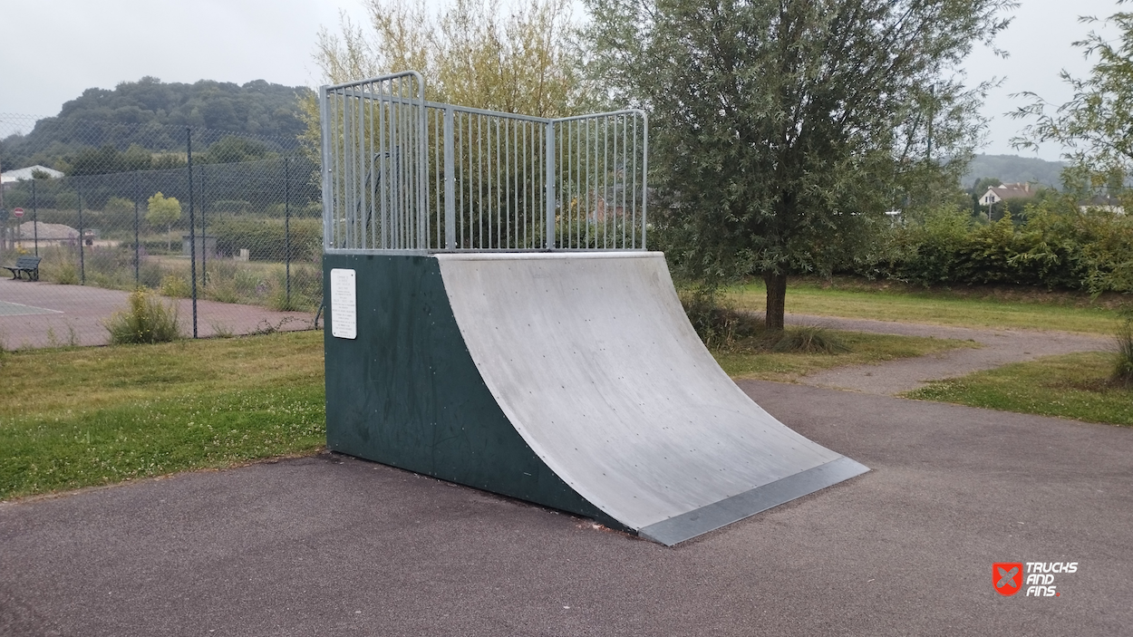 La Rivière-Saint-Sauveur skatepark